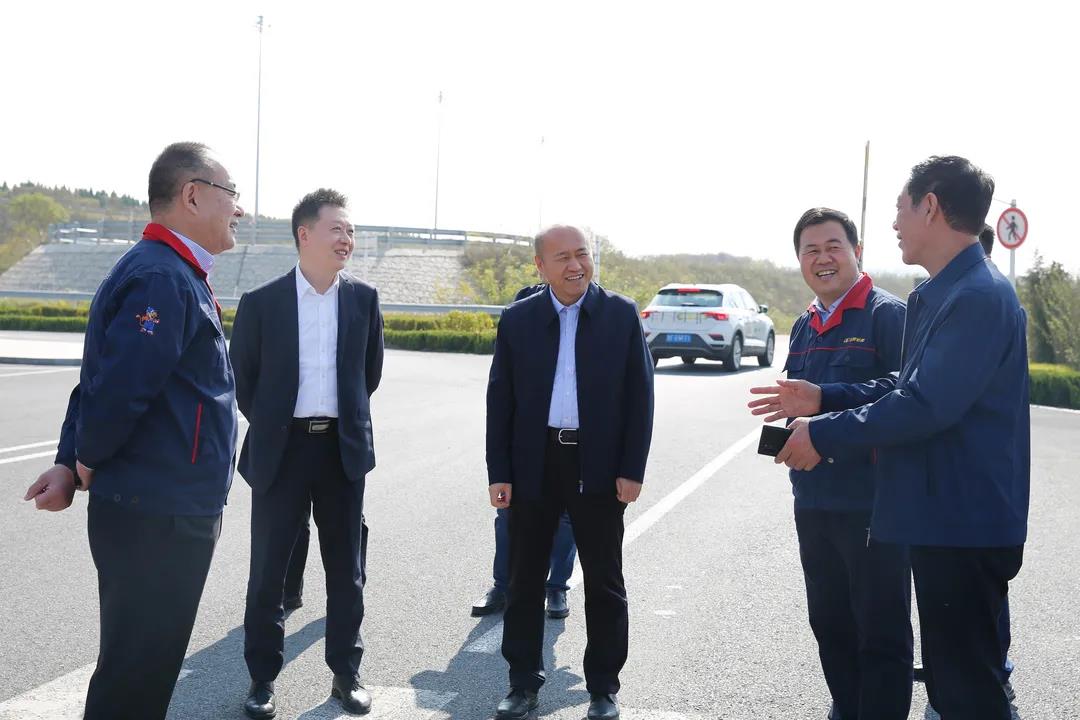 山東省諸城市委書記張建偉、市委秘書長王愛民