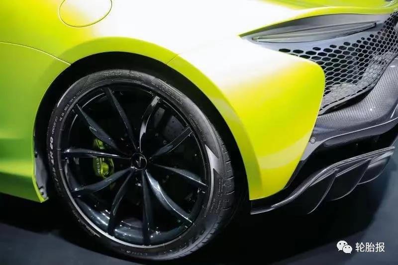 裝有CYBER系統(tǒng)的輪胎 裝有CYBER系統(tǒng)的輪胎